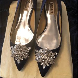 Badley Mischka silk/satin kitten heel dress shoes